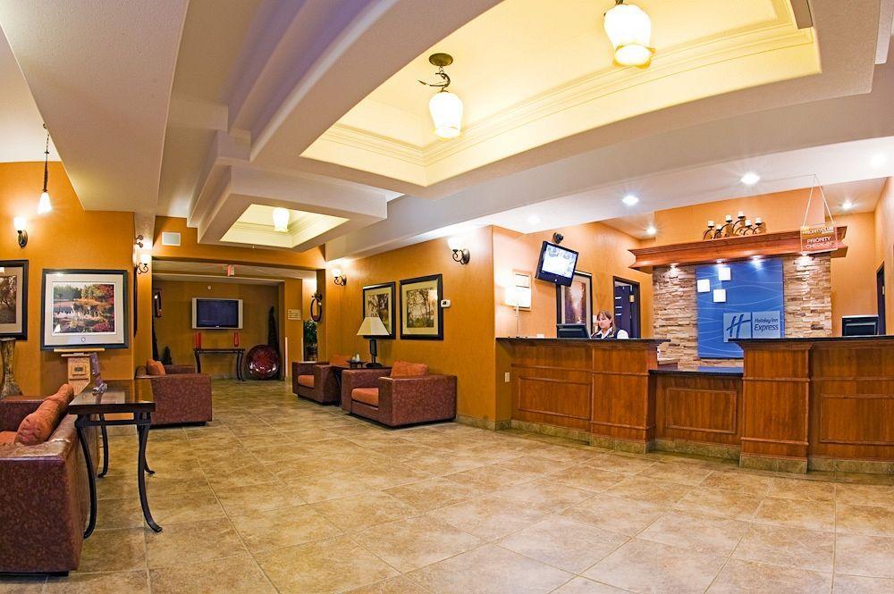 Holiday Inn Express Fort St John By Ihg Fort St. John Exterior photo