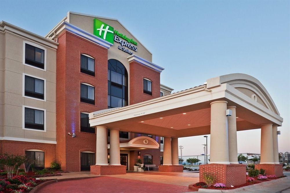 Holiday Inn Express Fort St John By Ihg Fort St. John Exterior photo