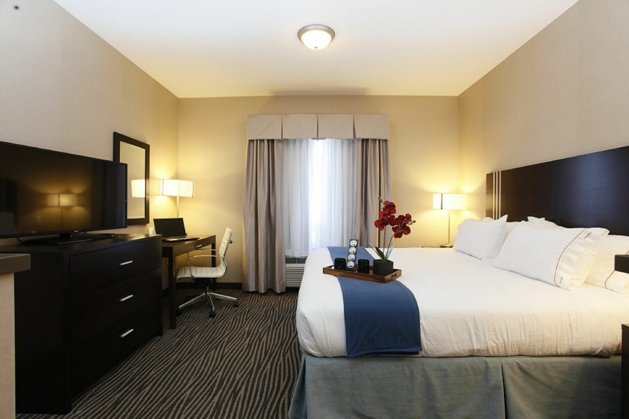 Holiday Inn Express Fort St John By Ihg Fort St. John Exterior photo